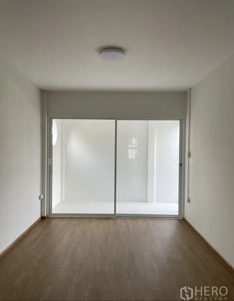 For rent Home Office 300 sqm in Huai Khwang Bangkok BRE21246, Bangkok, Huai Khwang, Huai Khwang, Bangkok, 4 Bedrooms, 300 sqm, Townhouse For Rent, by Hero Realtor Co., Ltd., 500200184 - DDproperty.com