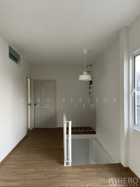 For rent Home Office 300 sqm in Huai Khwang Bangkok BRE21246, Bangkok, Huai Khwang, Huai Khwang, Bangkok, 4 Bedrooms, 300 sqm, Townhouse For Rent, by Hero Realtor Co., Ltd., 500200184 - DDproperty.com