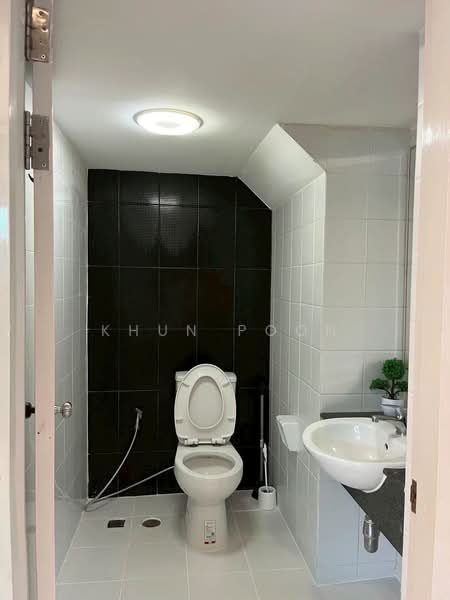 For Rent: 3-Storey Corner Townhome near BTS On Nut (SPSSR137), Bangkok, ซ. สุขุมวิท 77, Suan Luang, Suan Luang, Bangkok, 3 Bedrooms, 198 sqm, Townhouse For Rent, by Khun Poon, 500200194 - DDproperty.com