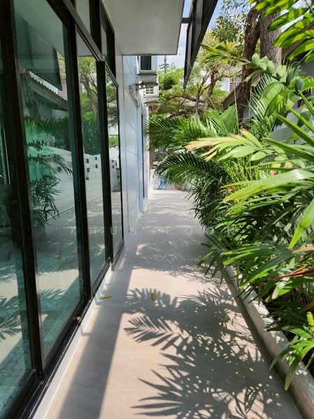 For Rent: 3-Storey Corner Townhome near BTS On Nut (SPSSR137), Bangkok, ซ. สุขุมวิท 77, Suan Luang, Suan Luang, Bangkok, 3 Bedrooms, 198 sqm, Townhouse For Rent, by Khun Poon, 500200194 - DDproperty.com