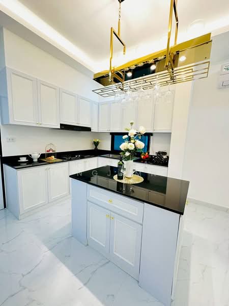 หมู่บ้านรัตนากรวิลเลจ 18 ที่ตั้ง : พัทยาเหนือ, ชลบุรี, หนองปรือ, บางละมุง, ชลบุรี, 135 ตร.ม., วิลล่า ขาย, โดย Regina Nuengjamnong, 500200195 - DDproperty.com