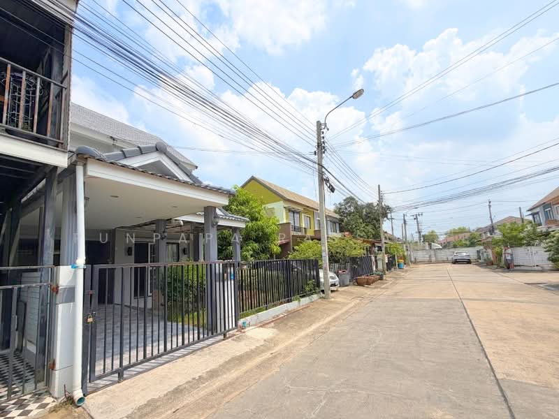 Baan Pruksa 54 Ring Road-Khlong Thanon, Nonthaburi, Baan Pruksa Road 54, Bang Muang, Bang Yai, Nonthaburi, 3 Bedrooms, 110 sqm, Townhouse For Sale, by Punpapa Rassamee, 500200211 - DDproperty.com