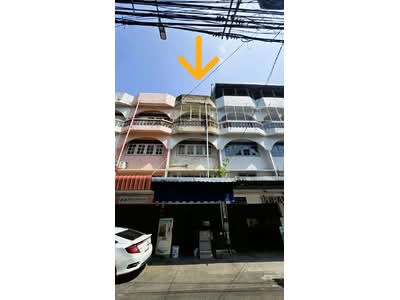 ขาย - ทำเลกลางเมือง ใจกลางชุมชน พระราม3 ขาย อาคารพาณิชย์ ตึก 4 ชั้นครึ่ง มีดาดฟ้า 17 ตร.ว., กรุงเทพ