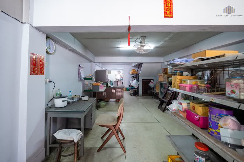 ทำเลกลางเมือง ใจกลางชุมชน พระราม3 ขาย อาคารพาณิชย์ ตึก 4 ชั้นครึ่ง มีดาดฟ้า 17 ตร.ว., Bangkok, พระราม 3, Bang Klo, Bang Kho Laem, Bangkok, , 300 sqm, Shophouse For Sale, by คุณจี, 500200228 - DDproperty.com