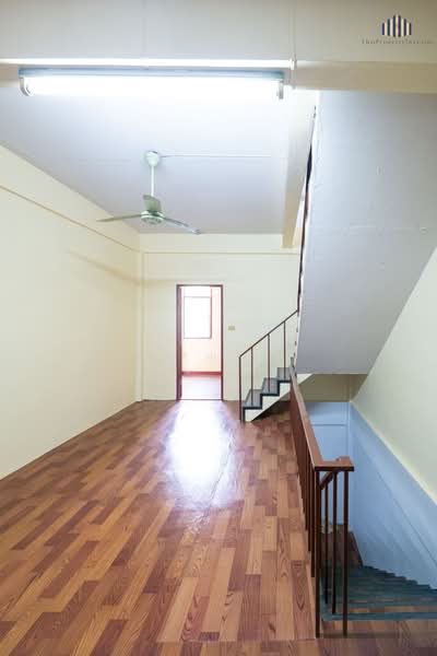 ทำเลกลางเมือง ใจกลางชุมชน พระราม3 ขาย อาคารพาณิชย์ ตึก 4 ชั้นครึ่ง มีดาดฟ้า 17 ตร.ว., Bangkok, พระราม 3, Bang Klo, Bang Kho Laem, Bangkok, , 300 sqm, Shophouse For Sale, by คุณจี, 500200228 - DDproperty.com