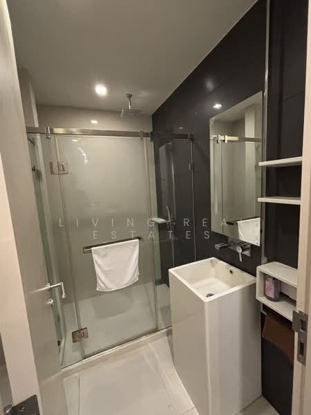The Room BTS Wongwianyai, Bangkok, 44 KrungThonBuri Road, Khlong Ton Sai, Khlong San, Bangkok, 2 Bedrooms, 92 sqm, Condo For Rent, by Living Real Estates, 500200230 - DDproperty.com