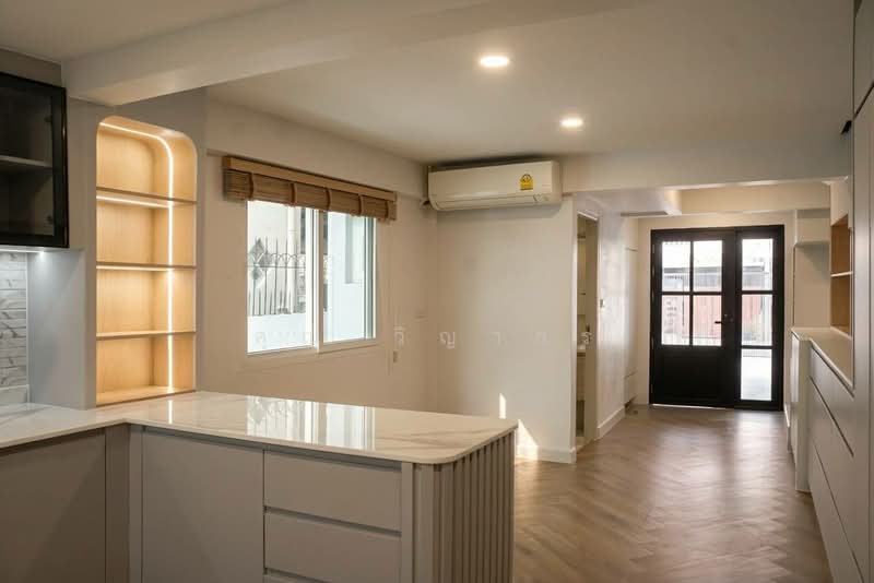 ขายบ้านเดี่ยว 2 ชั้น รีโนเวทใหม่ ทำเลดี แจ้งวัฒนะ-ปากเกร็ด ใกล้รถไฟฟ้า จังหวัดนนทบุรี, Nonthaburi, Bang Talat, Pak Kret, Nonthaburi, 3 Bedrooms, 150 sqm, Single Detached House For Sale, by คุณ วิญากร, 500200270 - DDproperty.com