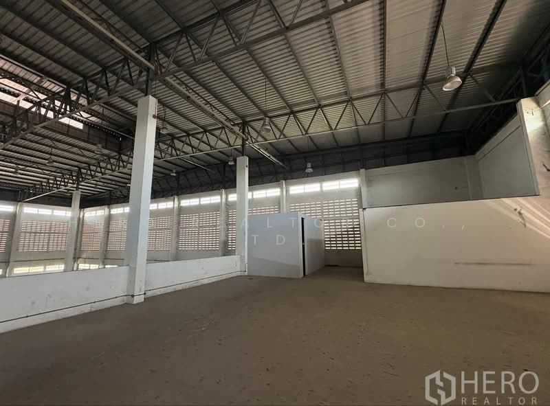For rent Factory 7668 sqm in Lam Pla Thio Lat Krabang Bangkok HRE00238, Bangkok, Lam Pla Tiew, Lat Krabang, Bangkok, , 7,668 sqm, Warehouse/Factory For Rent, by Hero Realtor Co., Ltd., 500200297 - DDproperty.com