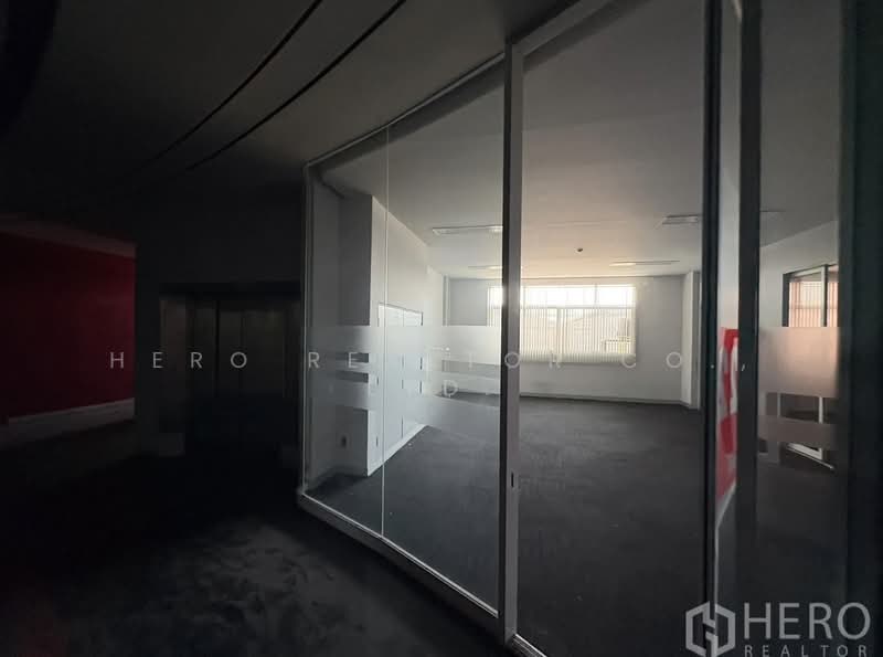 For rent Factory 7668 sqm in Lam Pla Thio Lat Krabang Bangkok HRE00238, กรุงเทพ, ลำปลาทิว, ลาดกระบัง, กรุงเทพ, 7,668 ตร.ม., โกดัง-โรงงาน ให้เช่า, โดย Hero Realtor Co., Ltd., 500200297 - DDproperty.com