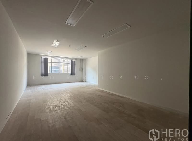 For rent Factory 7668 sqm in Lam Pla Thio Lat Krabang Bangkok HRE00238, Bangkok, Lam Pla Tiew, Lat Krabang, Bangkok, , 7,668 sqm, Warehouse/Factory For Rent, by Hero Realtor Co., Ltd., 500200297 - DDproperty.com