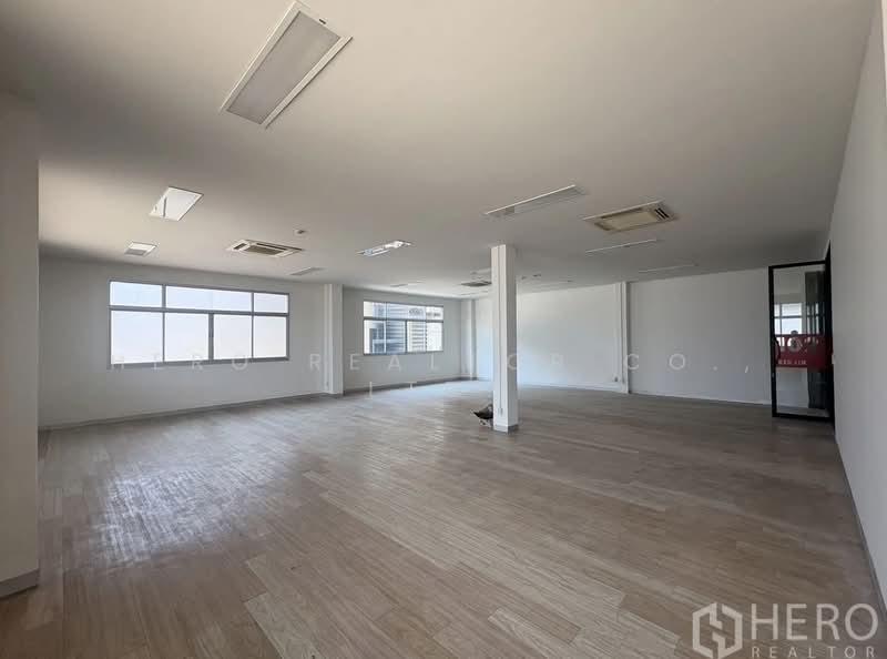 For rent Factory 7668 sqm in Lam Pla Thio Lat Krabang Bangkok HRE00238, Bangkok, Lam Pla Tiew, Lat Krabang, Bangkok, , 7,668 sqm, Warehouse/Factory For Rent, by Hero Realtor Co., Ltd., 500200297 - DDproperty.com