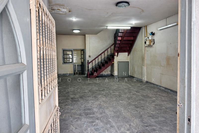 ขายทาวน์เฮาส์ 3 ชั้น หมู่บ้านซื่อตรงเสนา พหลโยธิน 32 ใกล้ ม.เกษตร-เซ็นทรัลลาดพร้าว ทำเลดี, กรุงเทพ, เสนานิคม, จตุจักร, กรุงเทพ, 90 ตร.ม., ทาวน์เฮ้าส์ ขาย, โดย Jutanon Komoottanaruk, 500200353 - DDproperty.com