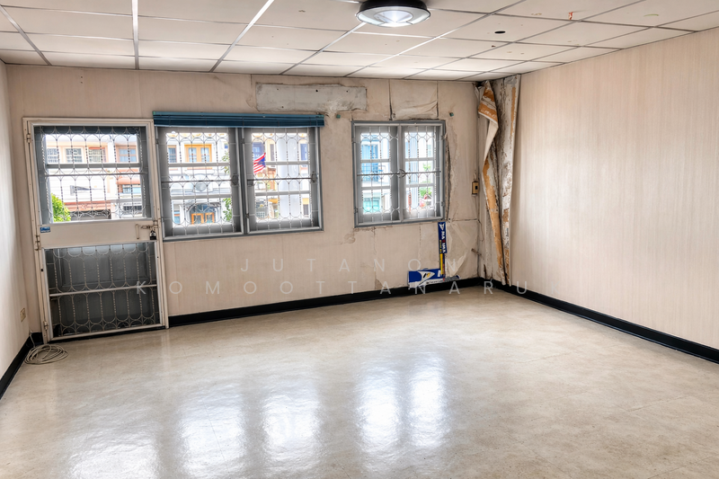 ขายทาวน์เฮาส์ 3 ชั้น หมู่บ้านซื่อตรงเสนา พหลโยธิน 32 ใกล้ ม.เกษตร-เซ็นทรัลลาดพร้าว ทำเลดี, กรุงเทพ, เสนานิคม, จตุจักร, กรุงเทพ, 90 ตร.ม., ทาวน์เฮ้าส์ ขาย, โดย Jutanon Komoottanaruk, 500200353 - DDproperty.com