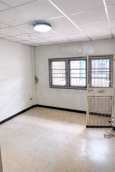 ขายทาวน์เฮาส์ 3 ชั้น หมู่บ้านซื่อตรงเสนา พหลโยธิน 32 ใกล้ ม.เกษตร-เซ็นทรัลลาดพร้าว ทำเลดี, กรุงเทพ, เสนานิคม, จตุจักร, กรุงเทพ, 90 ตร.ม., ทาวน์เฮ้าส์ ขาย, โดย Jutanon Komoottanaruk, 500200353 - DDproperty.com