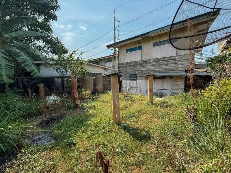 Land for sale in Sriracha, adjacent to Sukhumvit Road, with existing buildings., Chon Buri (Pattaya), Surasak, Si Racha, Chon Buri (Pattaya), , 216 sqm, Land For Sale, by A House Property Co.,Ltd., 500200360 - DDproperty.com