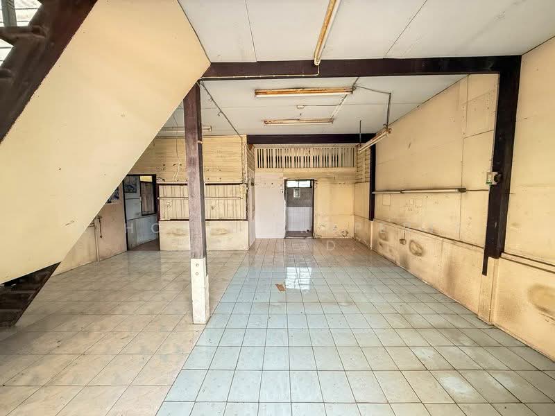 Land for sale in Sriracha, adjacent to Sukhumvit Road, with existing buildings., Chon Buri (Pattaya), Surasak, Si Racha, Chon Buri (Pattaya), , 216 sqm, Land For Sale, by A House Property Co.,Ltd., 500200360 - DDproperty.com