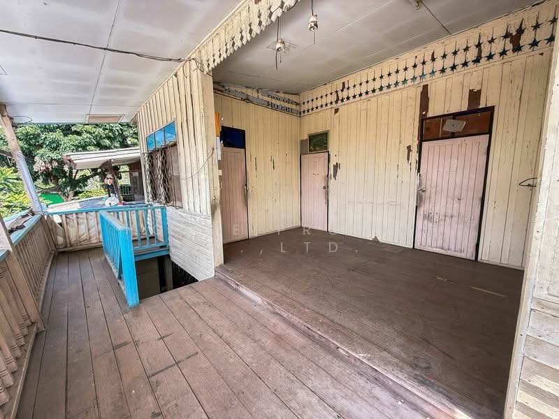 Land for sale in Sriracha, adjacent to Sukhumvit Road, with existing buildings., Chon Buri (Pattaya), Surasak, Si Racha, Chon Buri (Pattaya), , 216 sqm, Land For Sale, by A House Property Co.,Ltd., 500200360 - DDproperty.com