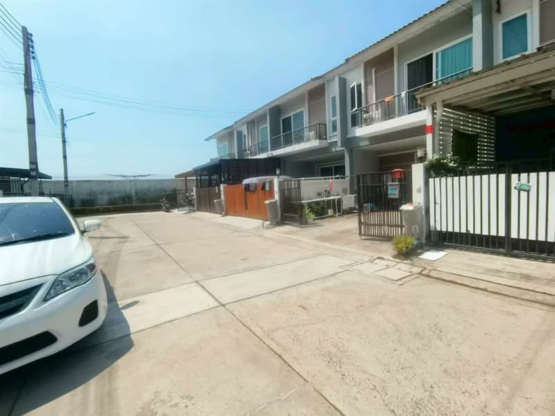 Supalai Bella Wongwaen-Lumlukka Klong 6, Pathum Thani, Soi Bueng Kham Proi, Bung Kham Proi, Lam Luk Ka, Pathum Thani, 3 Bedrooms, 80 sqm, Townhouse For Sale, by คุณ ภาดา ตินตกร (แป๋ม), 500200423 - DDproperty.com