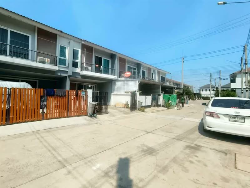 Supalai Bella Wongwaen-Lumlukka Klong 6, Pathum Thani, Soi Bueng Kham Proi, Bung Kham Proi, Lam Luk Ka, Pathum Thani, 3 Bedrooms, 80 sqm, Townhouse For Sale, by คุณ ภาดา ตินตกร (แป๋ม), 500200423 - DDproperty.com
