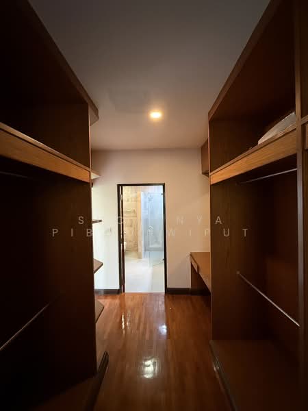 House For Rent The Noble Ekkamai 22, Bangkok, Ekkamai 22, Khlong Tan Nua, Watthana, Bangkok, 4 Bedrooms, 450 sqm, Single Detached House For Rent, by Suchanya Piboonwiput, 500200451 - DDproperty.com