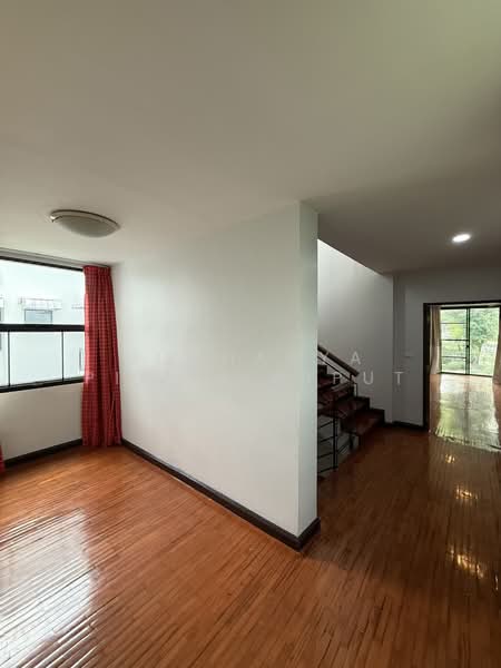 House For Rent The Noble Ekkamai 22, Bangkok, Ekkamai 22, Khlong Tan Nua, Watthana, Bangkok, 4 Bedrooms, 450 sqm, Single Detached House For Rent, by Suchanya Piboonwiput, 500200451 - DDproperty.com