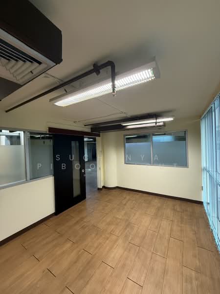 Space Office Sukhumvit 26 Good Location, Bangkok, Khlong Tan Nua, Watthana, Bangkok, , 113 sqm, Office Space For Rent, by Suchanya Piboonwiput, 500200480 - DDproperty.com