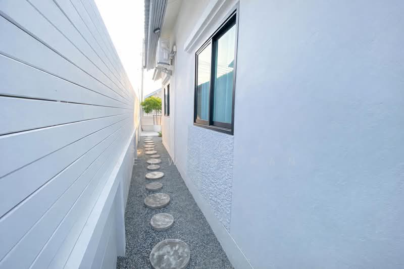 Paradise Hill 2, Chon Buri (Pattaya), Soi Bun Samphan 9, Nong Pru, Bang Lamung (Pattaya), Chon Buri (Pattaya), 3 Bedrooms, 252 sqm, Single Detached House For Sale, by Sujiphat Sreewongpan, 500200487 - DDproperty.com