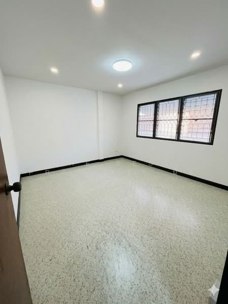 Moobaan Woracha 6, Samut Prakan, Bang Phriang, Bang Bo, Samut Prakan, 4 Bedrooms, 120 sqm, Townhouse For Sale, by The Best Property มิ้ง, 500200601 - DDproperty.com