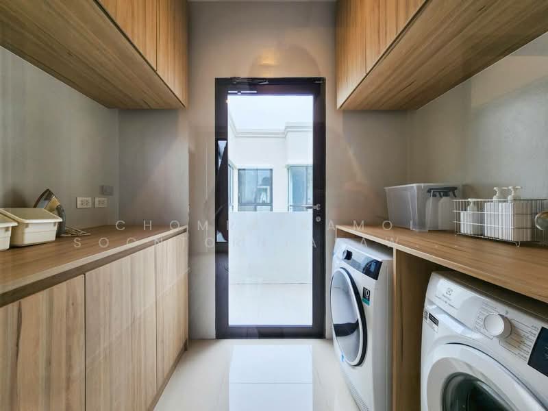 Aerie Srinakarin-Krungthepkreetha, Bangkok, Srinakarin - Romklao Road, Khlong Song Ton Nun, Lat Krabang, Bangkok, 4 Bedrooms, 390 sqm, Townhouse For Sale, by Chomratkamol Soontorntarawong (Gor), 500200613 - DDproperty.com