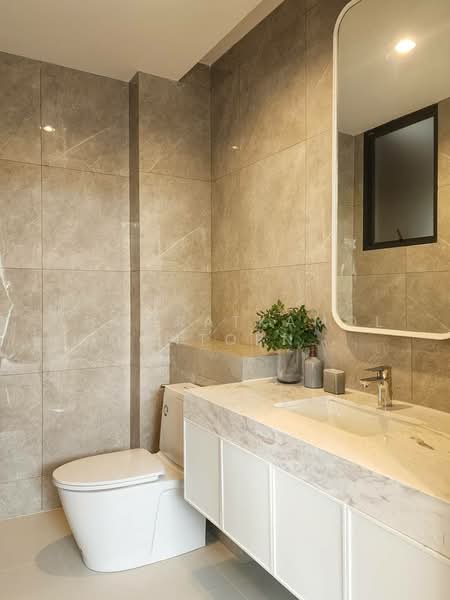 Aerie Srinakarin-Krungthepkreetha, Bangkok, Srinakarin - Romklao Road, Khlong Song Ton Nun, Lat Krabang, Bangkok, 4 Bedrooms, 390 sqm, Townhouse For Sale, by Chomratkamol Soontorntarawong (Gor), 500200613 - DDproperty.com