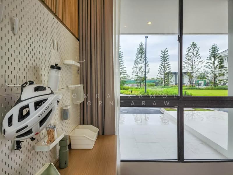 Aerie Srinakarin-Krungthepkreetha, Bangkok, Srinakarin - Romklao Road, Khlong Song Ton Nun, Lat Krabang, Bangkok, 5 Bedrooms, 556 sqm, Townhouse For Sale, by Chomratkamol Soontorntarawong (Gor), 500200632 - DDproperty.com