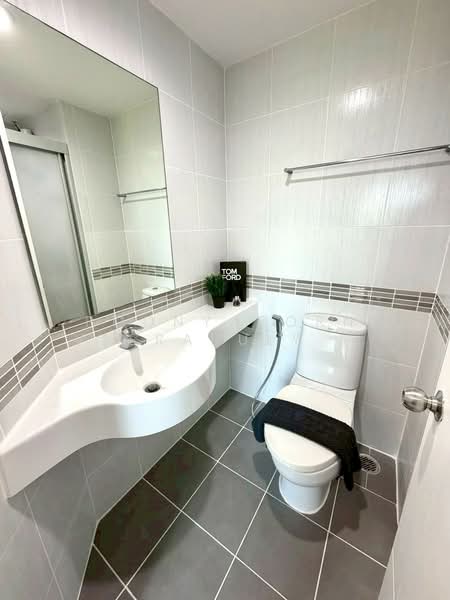 Lumpini Park Rama 9-Ratchada, Bangkok, 888 Chaturathit Road, Bang Kapi, Huai Khwang, Bangkok, 1 Bedroom, 26 sqm, Condo For Sale, by Poonyaporn Veerabulyarit, 500200667 - DDproperty.com