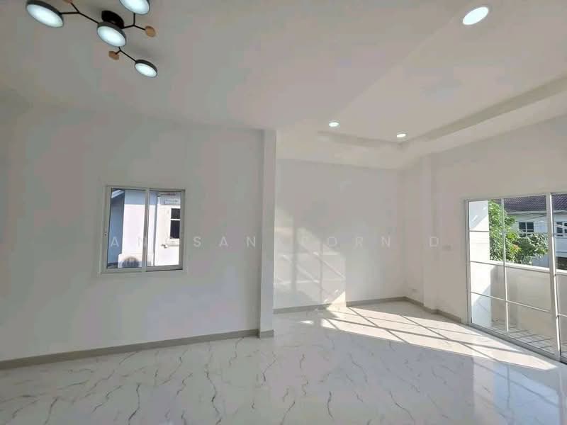 Piyawararom 4 Sai Noi, Nonthaburi, road Ban Kluai-Sai Noi, Sai Noi, Sai Noi, Nonthaburi, 3 Bedrooms, 140 sqm, Single Detached House For Sale, by Angsanaporn D, 500200681 - DDproperty.com