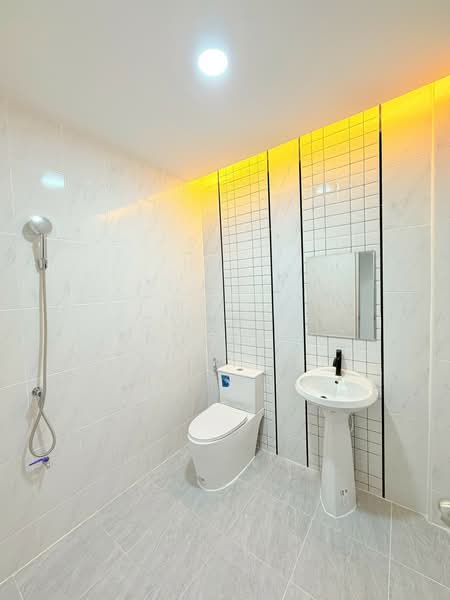 Baan Fah Rangsit Klong 4, Pathum Thani, ทางหลวงแผ่นดินหมายเลข 305 ต.บึงยี่โถ อ.ธัญบุรี จ.ปทุมธานี, Bang Yitho, Thanyaburi, Pathum Thani, 5 Bedrooms, 125 sqm, Townhouse For Sale, by Connex Property, 500200698 - DDproperty.com