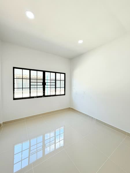 Baan Fah Rangsit Klong 4, Pathum Thani, ทางหลวงแผ่นดินหมายเลข 305 ต.บึงยี่โถ อ.ธัญบุรี จ.ปทุมธานี, Bang Yitho, Thanyaburi, Pathum Thani, 5 Bedrooms, 125 sqm, Townhouse For Sale, by Connex Property, 500200698 - DDproperty.com