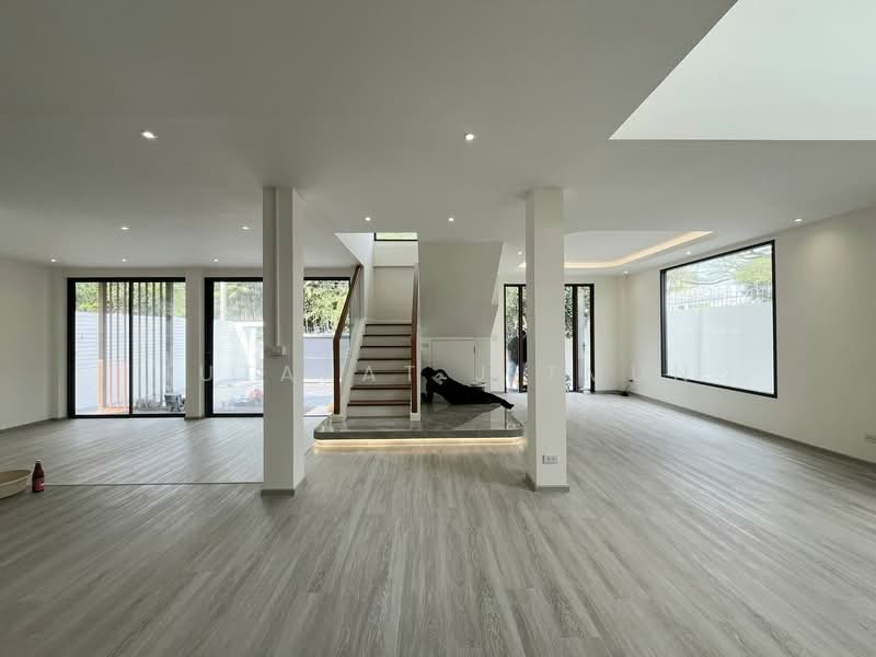 บ้านเดี่ยว ซอยปรีดีพนมยงค์ 42, Bangkok, Khlong Tan Nua, Watthana, Bangkok, 4 Bedrooms, 401 sqm, Single Detached House For Rent, by Jutarat Jitmun, 500200704 - DDproperty.com