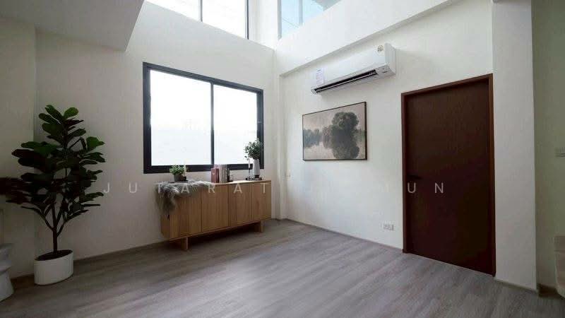 บ้านเดี่ยว ซอยปรีดีพนมยงค์ 42, Bangkok, Khlong Tan Nua, Watthana, Bangkok, 4 Bedrooms, 401 sqm, Single Detached House For Rent, by Jutarat Jitmun, 500200704 - DDproperty.com