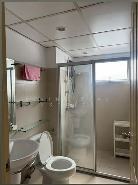 Supalai Park Ekkamai-Thonglor, Bangkok, Petchaburi Road, Bang Kapi, Huai Khwang, Bangkok, Studio, 35 sqm, Condo For Rent, by Living Real Estates, 500200720 - DDproperty.com