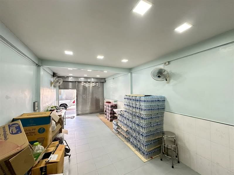 อาคารพาณิชย์ 3 ชั้น 14 ตร.ว. อาคารพาณิชย์ ใกล้โรงพยาบาลศิริราช ถนนบางขุนนนท์, Bangkok, ถนนบางขุนนนท์, Bang Khun Non, Bangkok Noi, Bangkok, , 100 sqm, Shophouse For Sale, by คุณ ณิชารดา ทับทิม (เคท), 500200747 - DDproperty.com