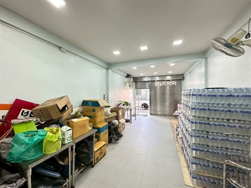 อาคารพาณิชย์ 3 ชั้น 14 ตร.ว. อาคารพาณิชย์ ใกล้โรงพยาบาลศิริราช ถนนบางขุนนนท์, กรุงเทพ, ถนนบางขุนนนท์, บางขุนนนท์, บางกอกน้อย, กรุงเทพ, 100 ตร.ม., ตึกแถว-อาคารพาณิชย์ ขาย, โดย คุณ ณิชารดา ทับทิม (เคท), 500200747 - DDproperty.com