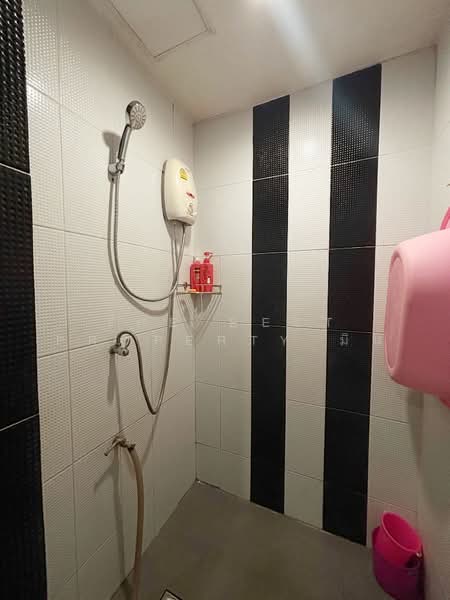 The First Condominium Amata Nakhon, Chon Buri (Pattaya), Bangna-Trad Road, Km.58, Khlong Tamru, Muang Chon Buri, Chon Buri (Pattaya), 1 Bedroom, 29 sqm, Condo For Sale, by The Best Property มิน, 500200760 - DDproperty.com