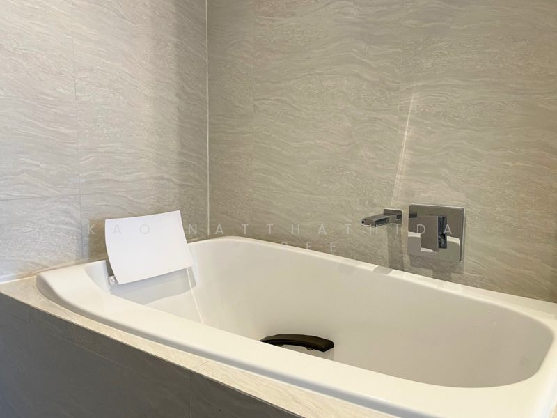 Maru Ekkamai 2, Bangkok, 70-5 Sukhumvit 63 Road, Phra Kanong Nua, Watthana, Bangkok, 2 Bedrooms, 60 sqm, Condo For Sale, by Kao Natthathida Paksee, 500200800 - DDproperty.com