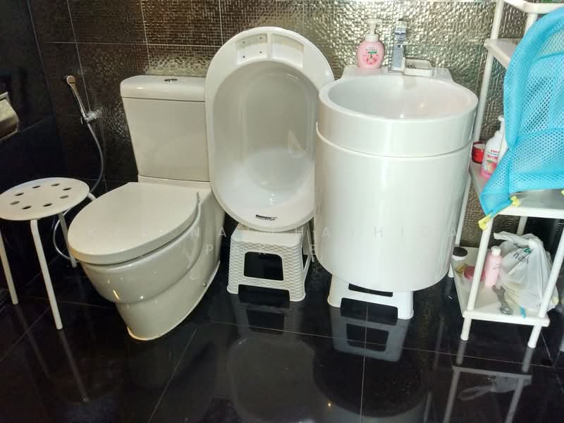 Rhythm Sukhumvit 36-38, Bangkok, 55 Soi Sukhumvit 36, Sukhumvit Road, Phra Kanong, Khlong Toei, Bangkok, 2 Bedrooms, 55 sqm, Condo For Sale, by Kao Natthathida Paksee, 500200806 - DDproperty.com