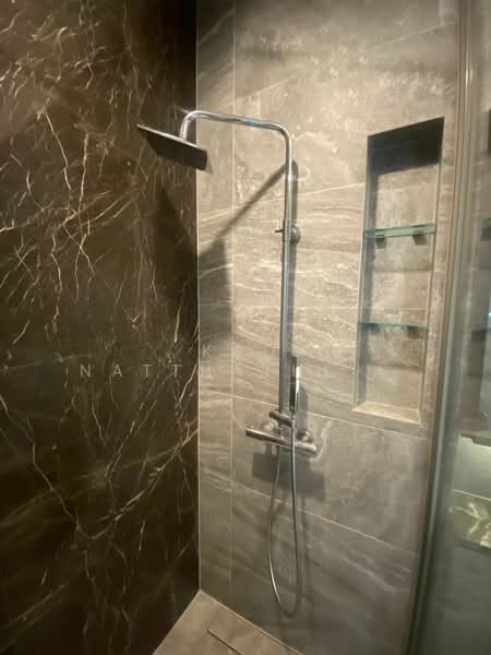 The Esse Sukhumvit 36, Bangkok, Soi Sukhumvit 36, Sukhumvit Road, Phra Kanong, Khlong Toei, Bangkok, 1 Bedroom, 38 sqm, Condo For Sale, by Kao Natthathida Paksee, 500200820 - DDproperty.com