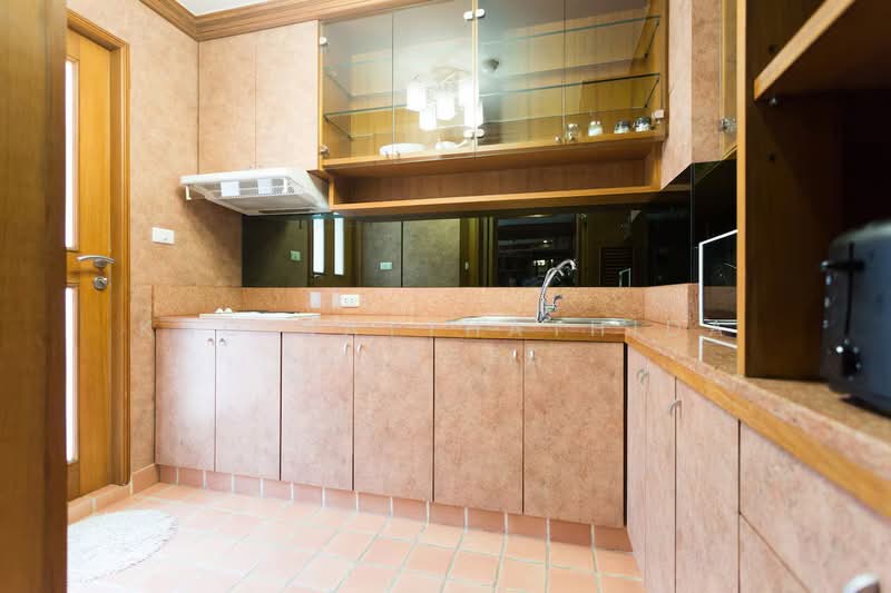 Icon III, Bangkok, 858 Sukhumvit Road, Khlong Tan Nua, Watthana, Bangkok, 1 Bedroom, 62 sqm, Condo For Sale, by Kao Natthathida Paksee, 500200848 - DDproperty.com