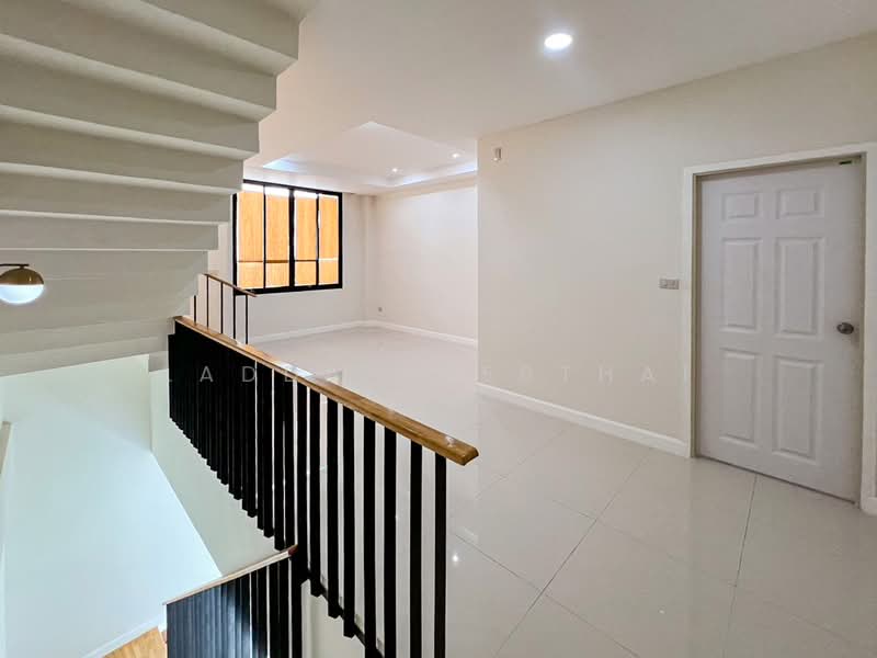 หลักสี่, Bangkok, Talat Bang Khen, Lak Si, Bangkok, 3 Bedrooms, 174 sqm, Townhouse For Sale, by Ladda Suebthai, 500200890 - DDproperty.com