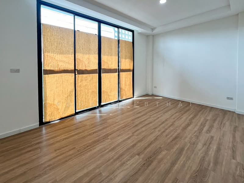 หลักสี่, Bangkok, Talat Bang Khen, Lak Si, Bangkok, 3 Bedrooms, 174 sqm, Townhouse For Sale, by Ladda Suebthai, 500200890 - DDproperty.com