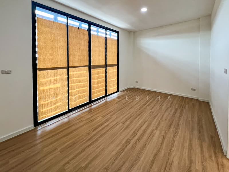หลักสี่, Bangkok, Talat Bang Khen, Lak Si, Bangkok, 3 Bedrooms, 174 sqm, Townhouse For Sale, by Ladda Suebthai, 500200890 - DDproperty.com