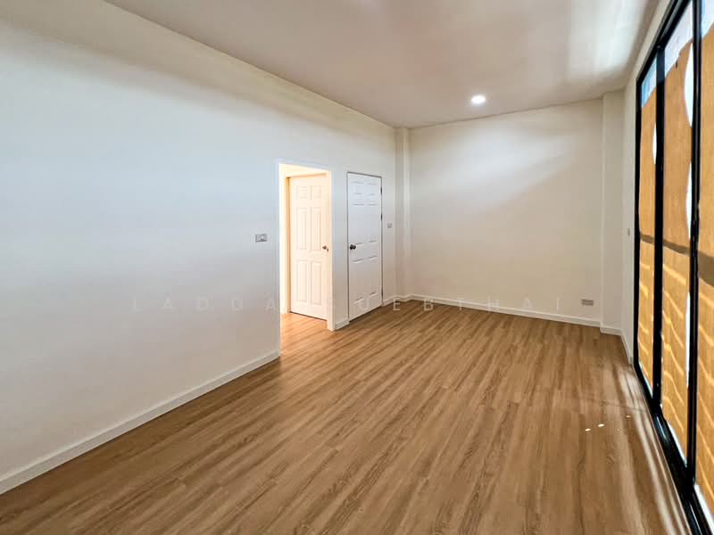 หลักสี่, Bangkok, Talat Bang Khen, Lak Si, Bangkok, 3 Bedrooms, 174 sqm, Townhouse For Sale, by Ladda Suebthai, 500200890 - DDproperty.com