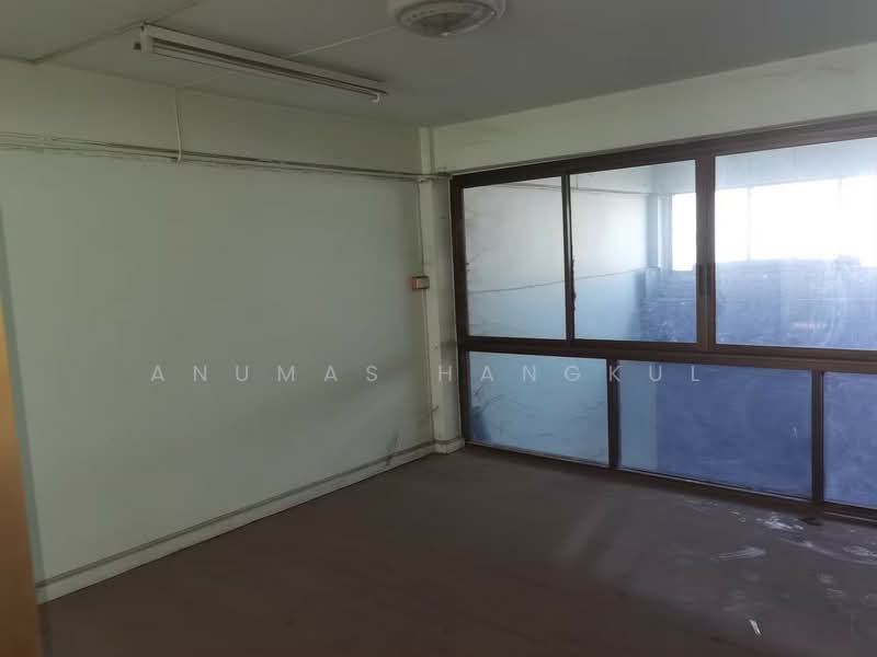 ขาย - ขายอาคารพาณิชย์ 3.5 ชั้นริมถ.เพชรเกษมขาขึ้น ใกล้ตัวเมืองเพชรบุรี, เพชรบุรี